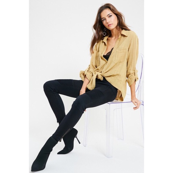 BOUTIQUE CLOSING MAKE AN OFFER - Picture 3 of 5